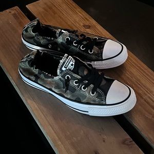 Women’s Custom made slip on camo converse - Size 9.5 (UNITED STATES).